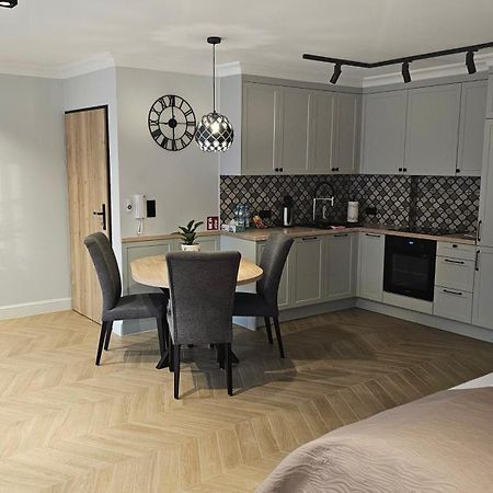ז'נין Apartamenty Szkolna מראה חיצוני תמונה