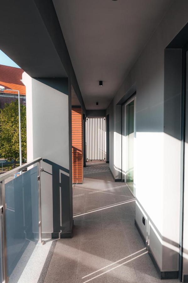 ז'נין Apartamenty Szkolna מראה חיצוני תמונה